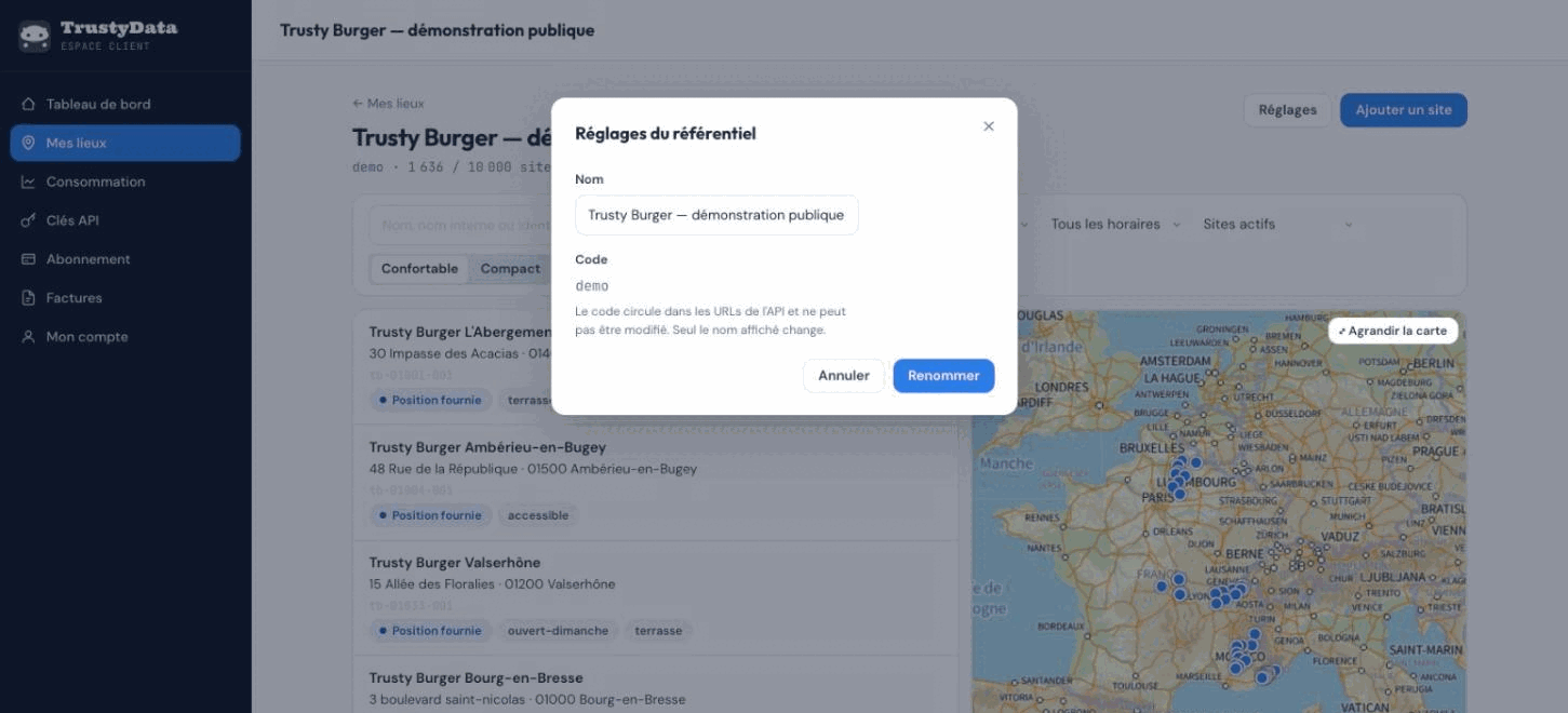 Modale Réglages du référentiel dans l'espace client TrustyData : le champ Nom est modifiable, le Code est affiché en lecture seule avec la mention « Le code circule dans les URLs de l'API et ne peut pas être modifié. Seul le nom affiché change », et le bouton Renommer valide.